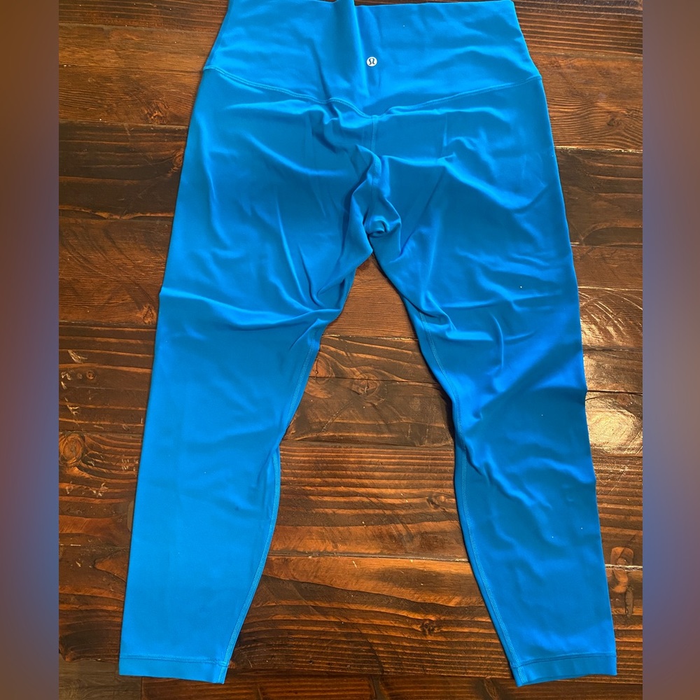 Lulu Lemon Electric blue 7/8 leggings